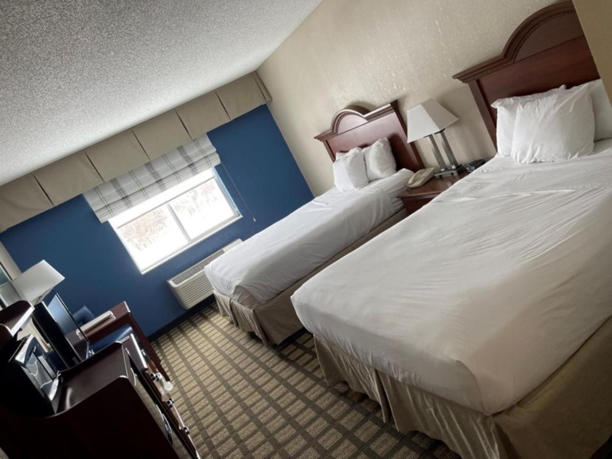 Baymont By Wyndham Galesburg Hotel Exterior foto
