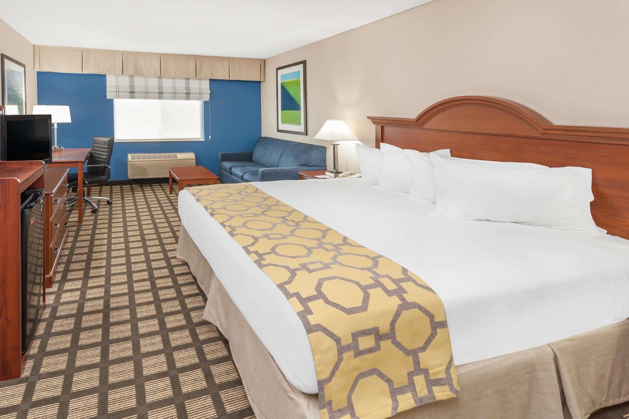 Baymont By Wyndham Galesburg Hotel Exterior foto