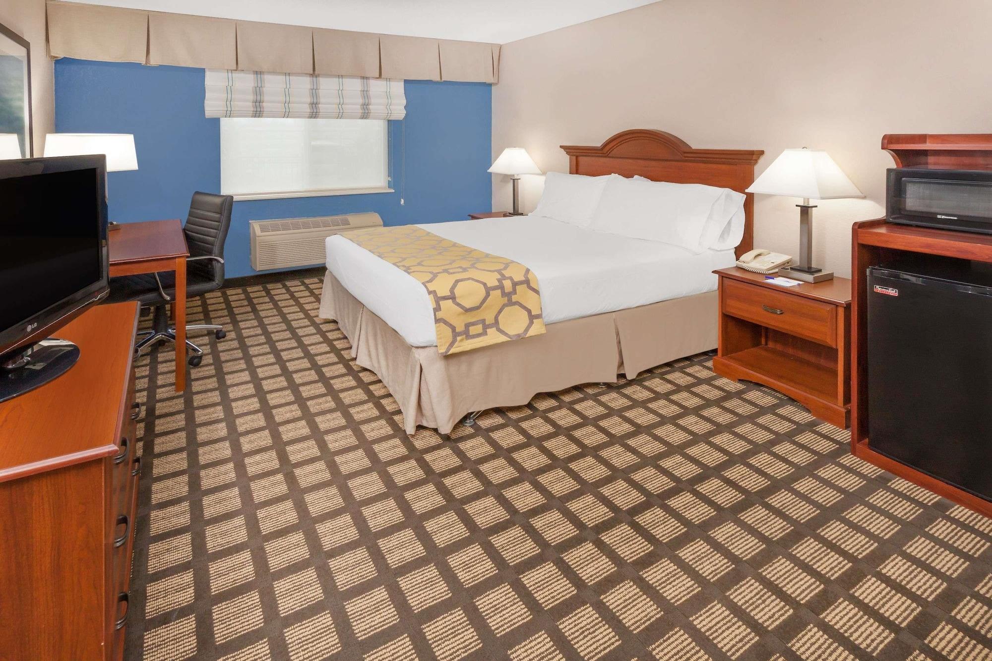 Baymont By Wyndham Galesburg Hotel Exterior foto