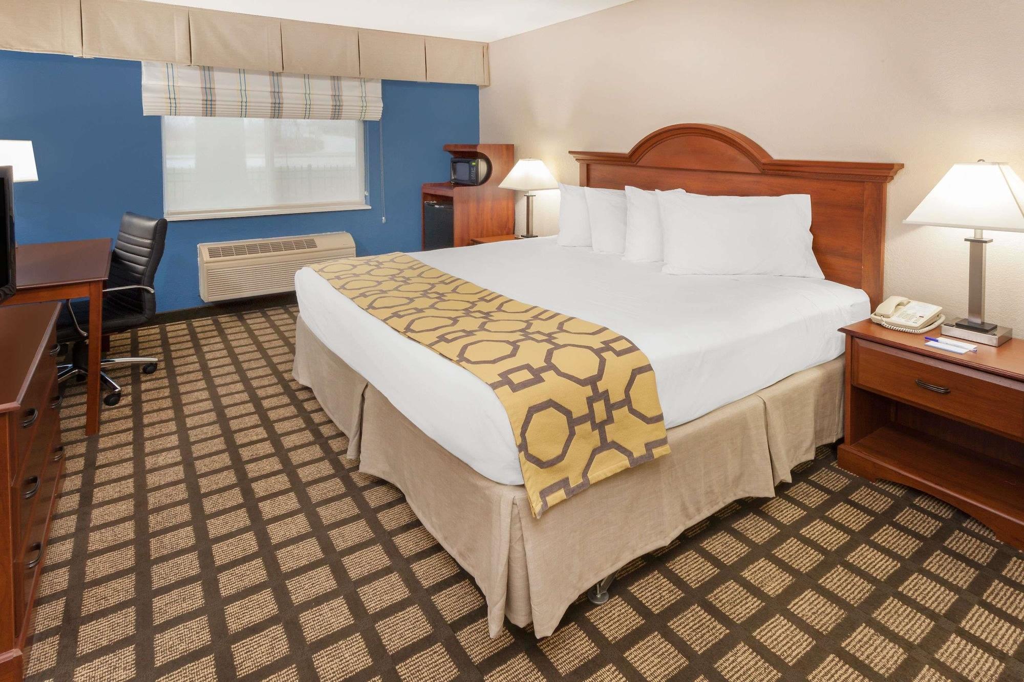 Baymont By Wyndham Galesburg Hotel Exterior foto