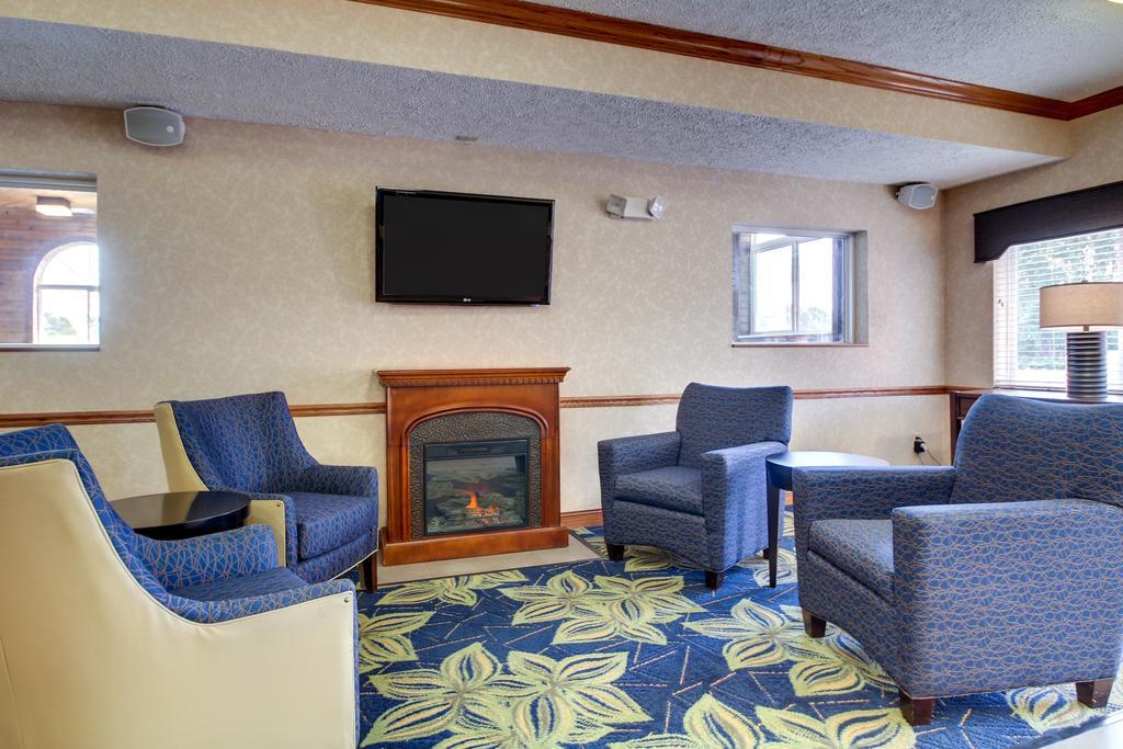 Baymont By Wyndham Galesburg Hotel Exterior foto