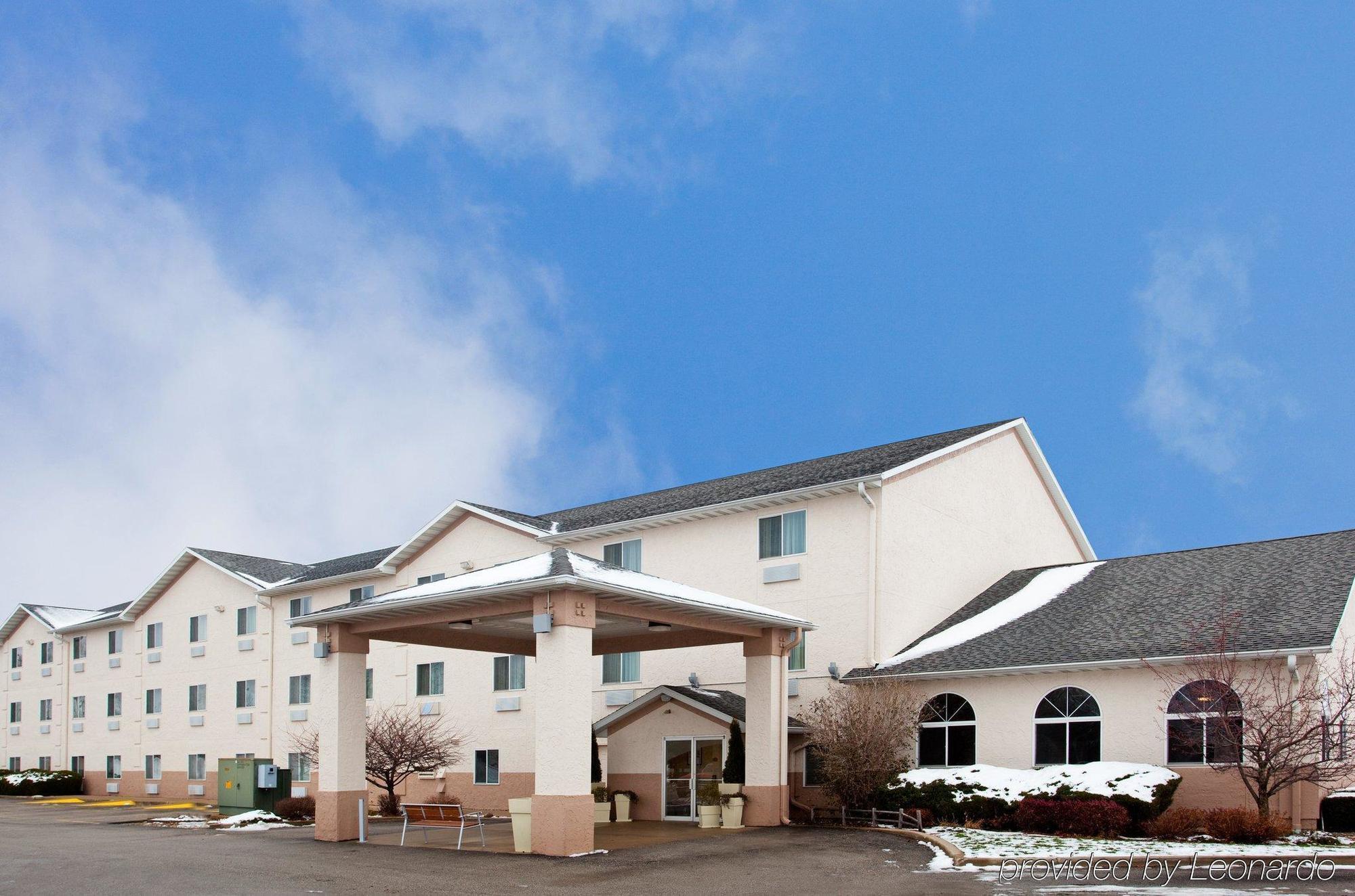 Baymont By Wyndham Galesburg Hotel Exterior foto