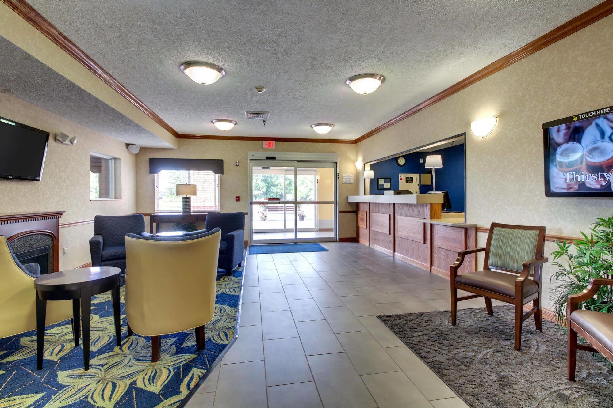 Baymont By Wyndham Galesburg Hotel Exterior foto